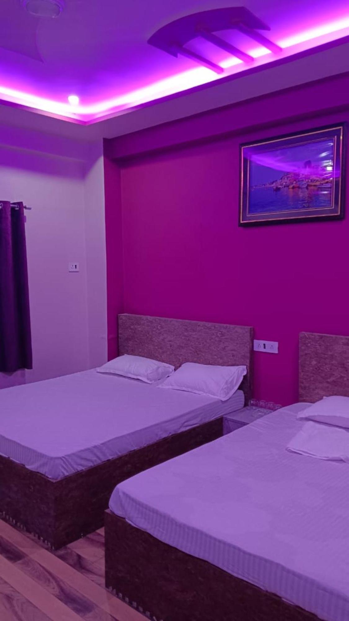 Kashi In Rajghat ! - Offers Luxurious And Fully Air - Conditioned With Lift And Wifi Facility Homestay Varanasi