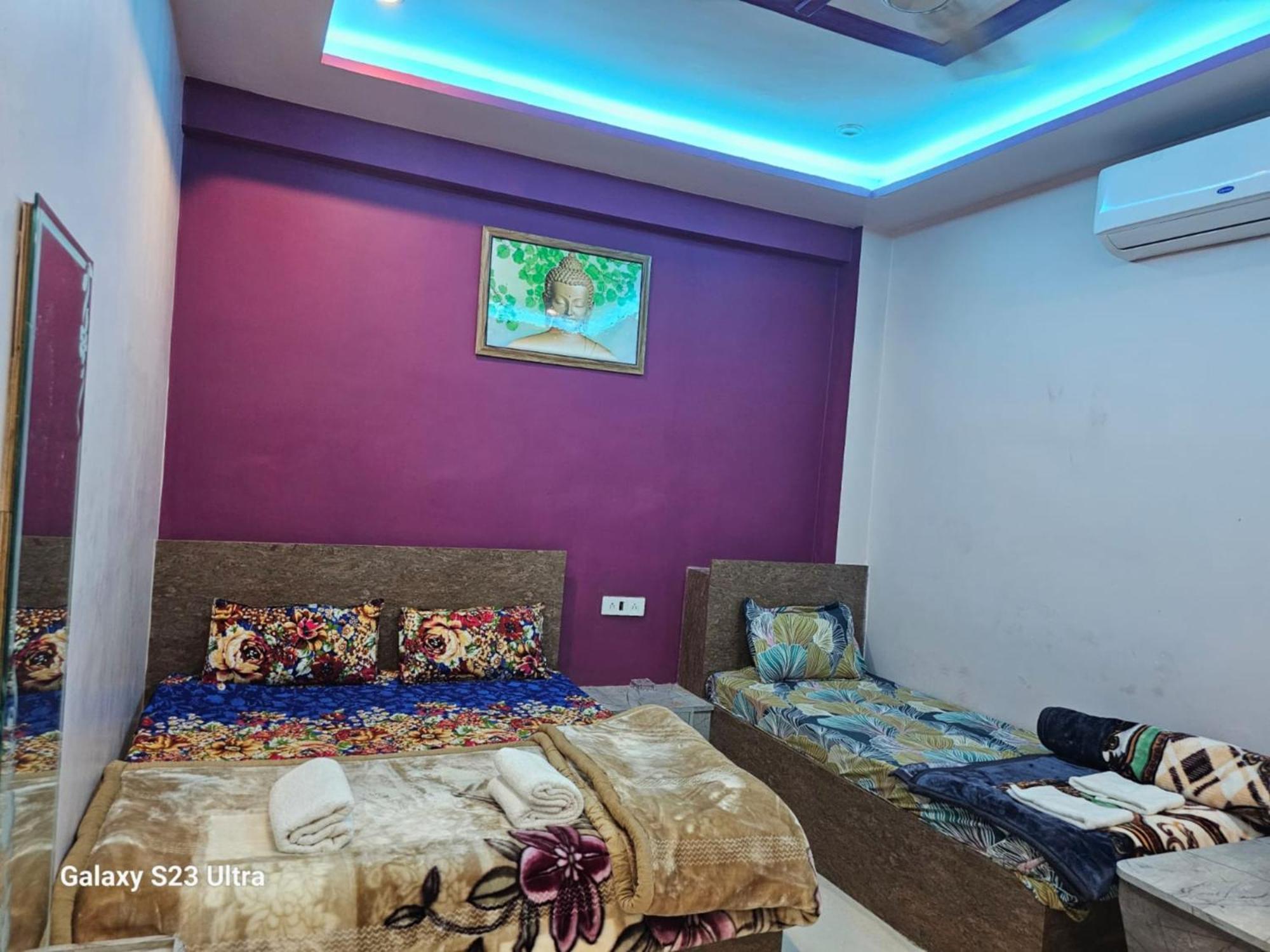 Kashi In Rajghat ! - Offers Luxurious And Fully Air - Conditioned With Lift And Wifi Facility Varanasi
